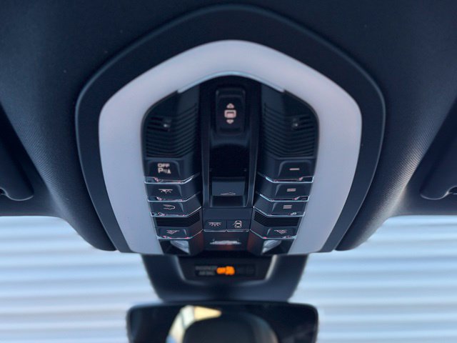 New 2026 Porsche Macan Turbo AWD/4WD image 31