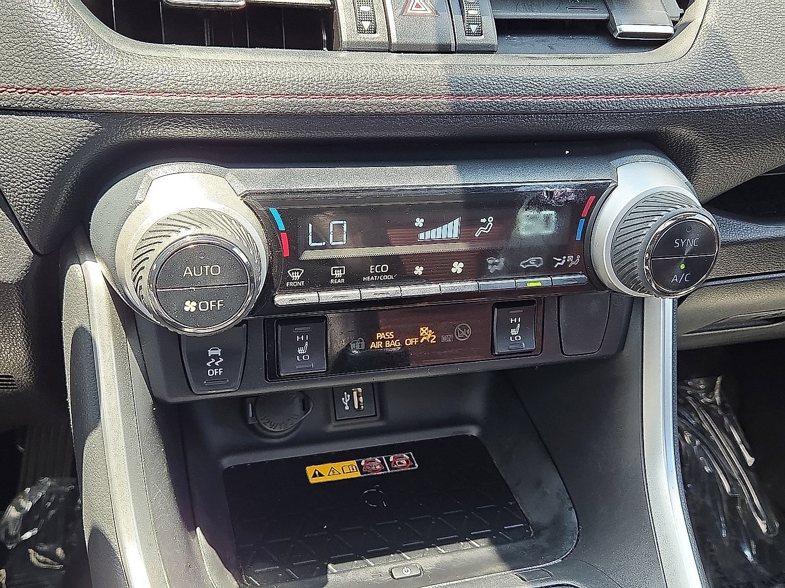 Used 2023 Toyota RAV4 XSE AWD/4WD image 30