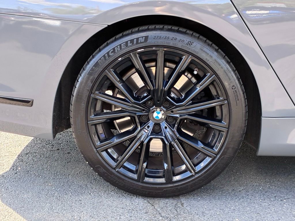 Used 2022 BMW 750i xDrive w/ Luxury Rear Seating Package AWD/4WD image 65