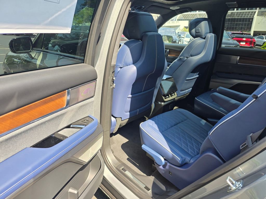 New 2026 Cadillac Vistiq Premium Luxury image 16