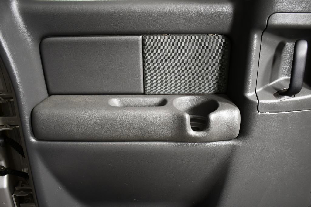 Used 2004 Chevrolet Silverado 2500 LS image 22