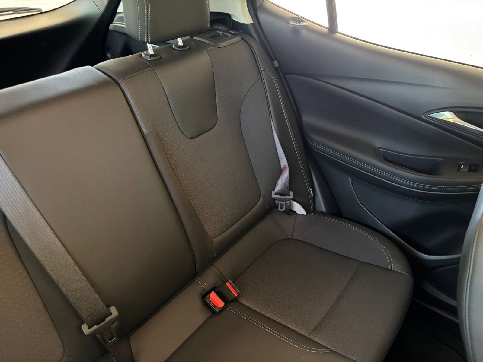 Used 2025 Buick Encore GX Preferred FWD image 36