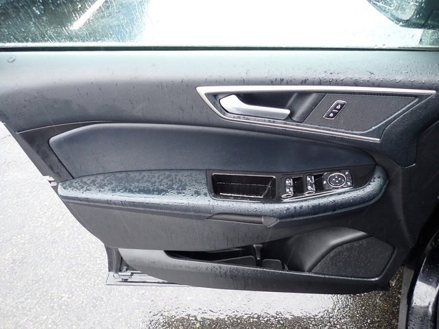 Used 2017 Ford Edge SEL w/ Equipment Group 201A image 21