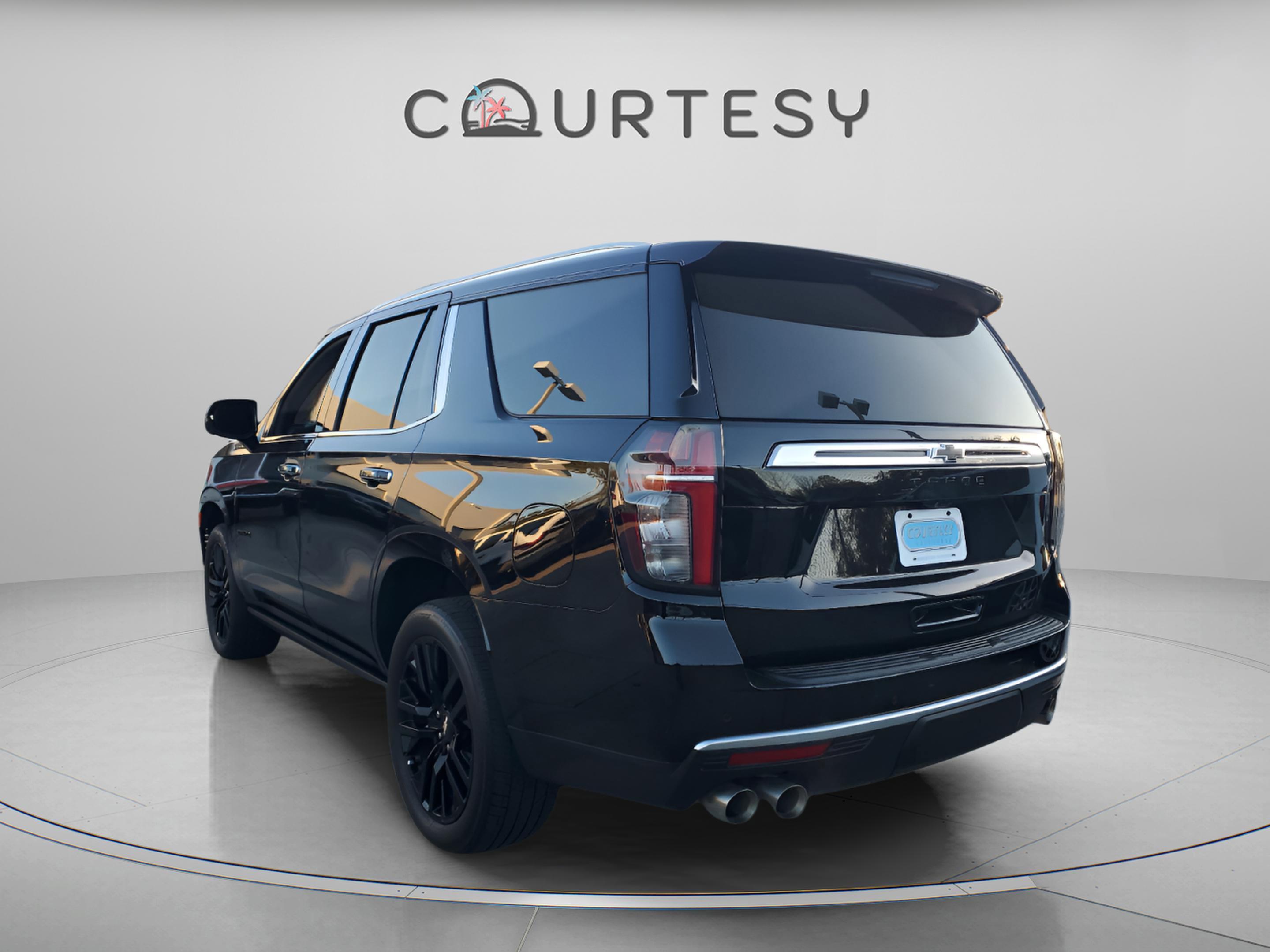 Used 2024 Chevrolet Tahoe High Country image 3