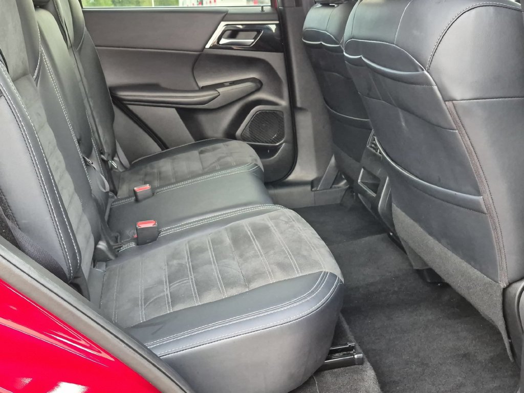 Used 2024 Mitsubishi Outlander SE AWD/4WD image 30