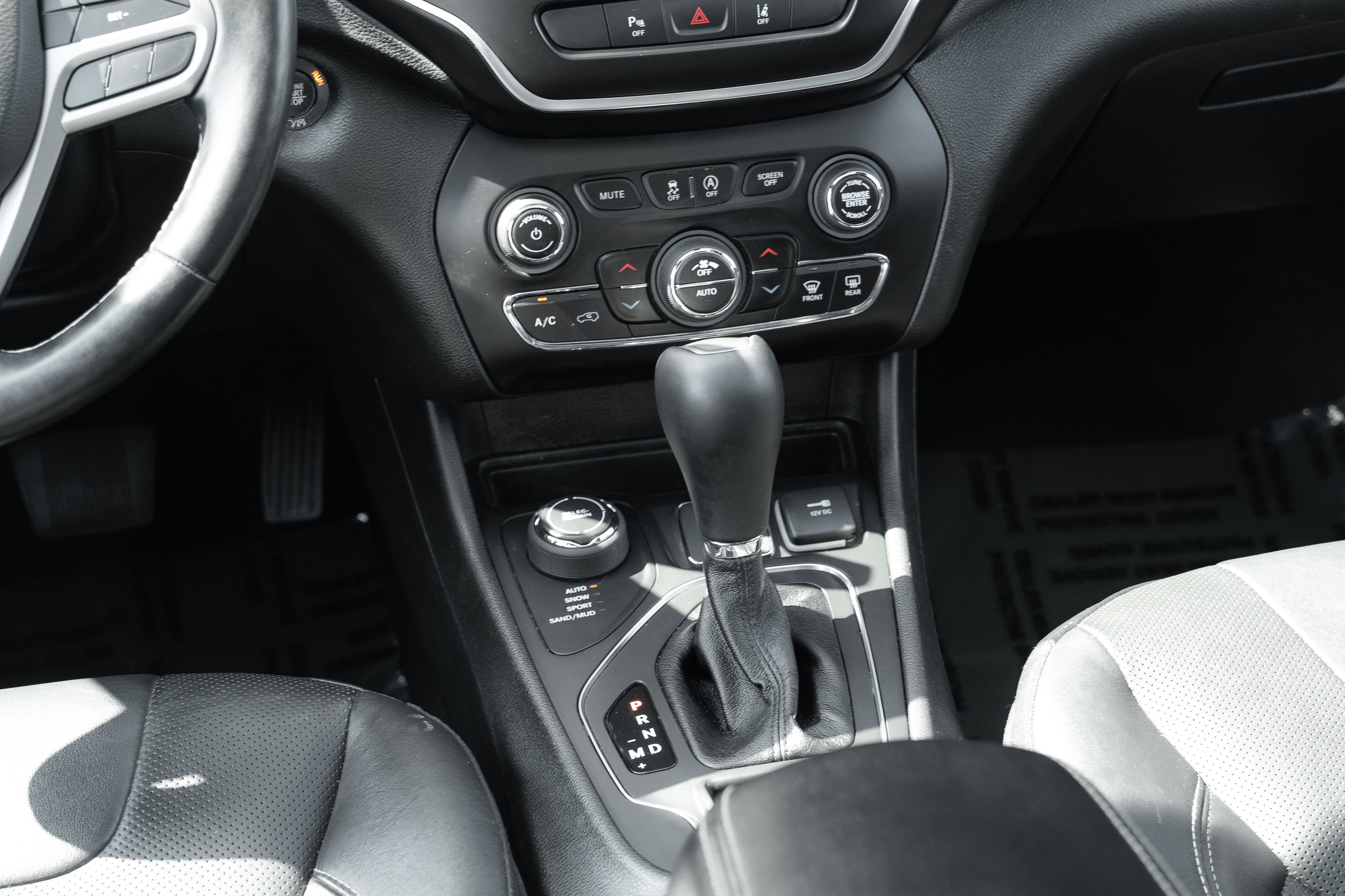 Used 2021 Jeep Cherokee Latitude Lux 80th Anniv w/ Quick Order Package 26U 80TH AWD/4WD image 11
