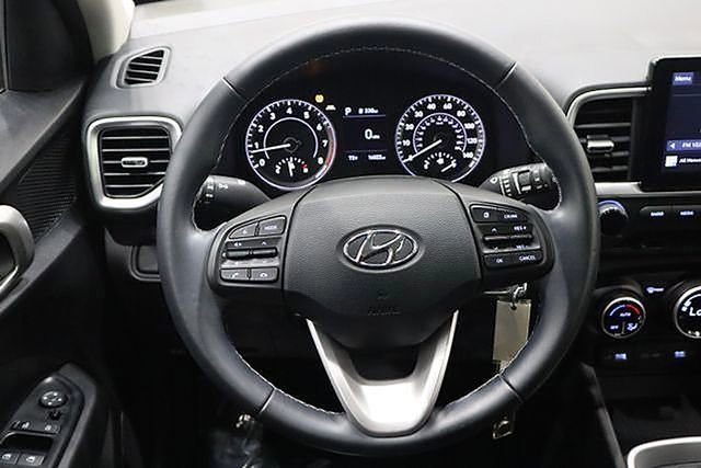 Used 2022 Hyundai Venue SEL FWD image 21