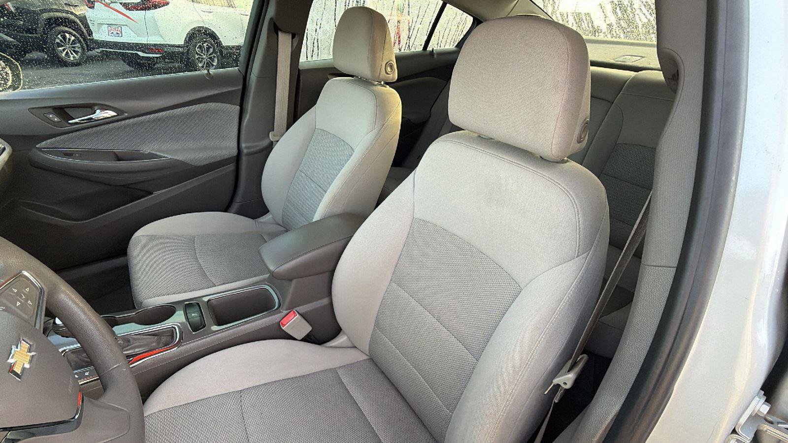Used 2018 Chevrolet Cruze LT FWD image 17