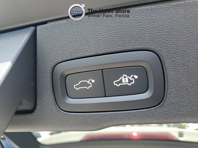 New 2026 Volvo XC60 B5 Ultra w/ Protection Package Premier AWD/4WD image 8