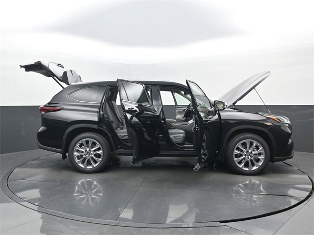 New 2026 Toyota Highlander Limited image 33