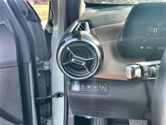 Certified 2025 Chevrolet Equinox ACTIV w/ Safety and Technology Package image 17