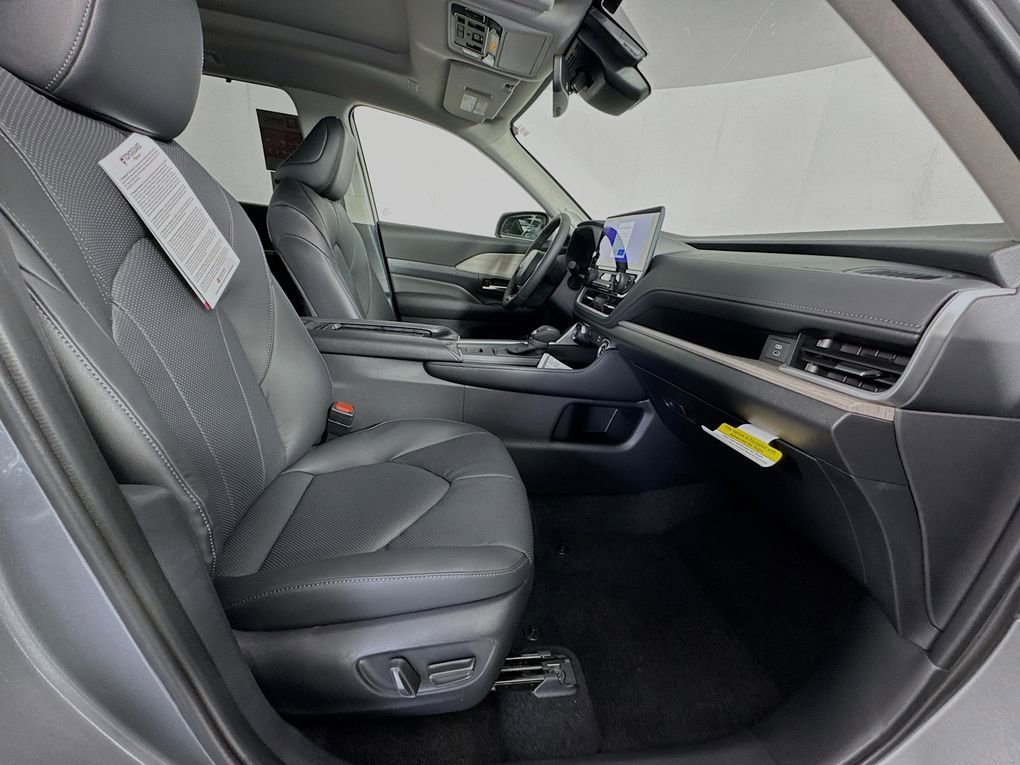 New 2026 Toyota Grand Highlander Limited image 29