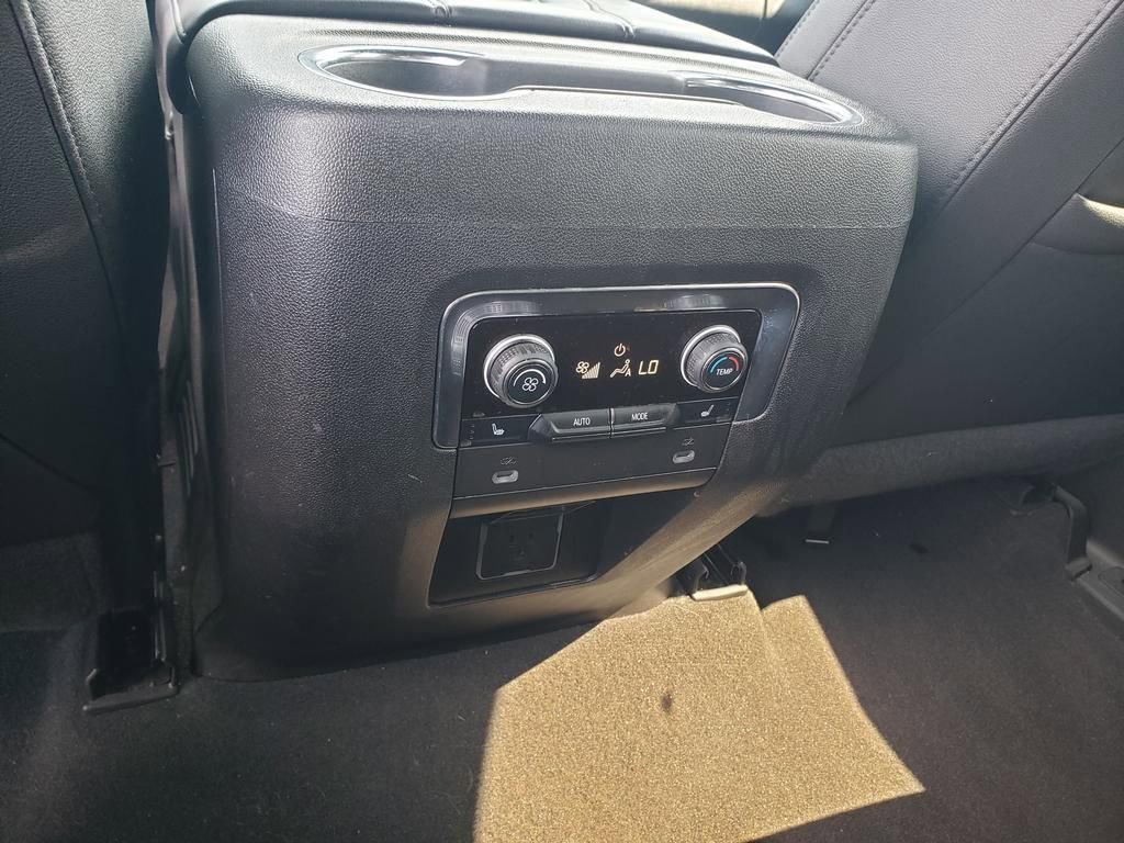 Used 2022 Chevrolet Tahoe LT w/ LT Signature Package image 18