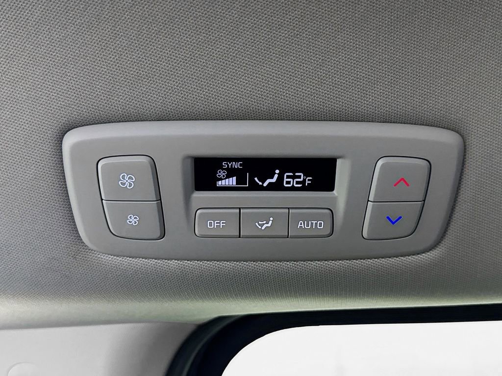 Used 2025 Kia Carnival FWD image 25