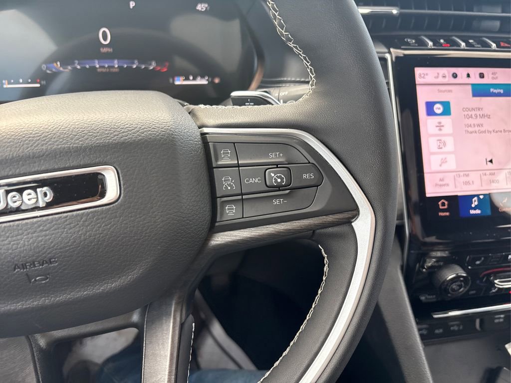 Used 2024 Jeep Grand Cherokee Limited w/ Luxury Tech Group II image 23