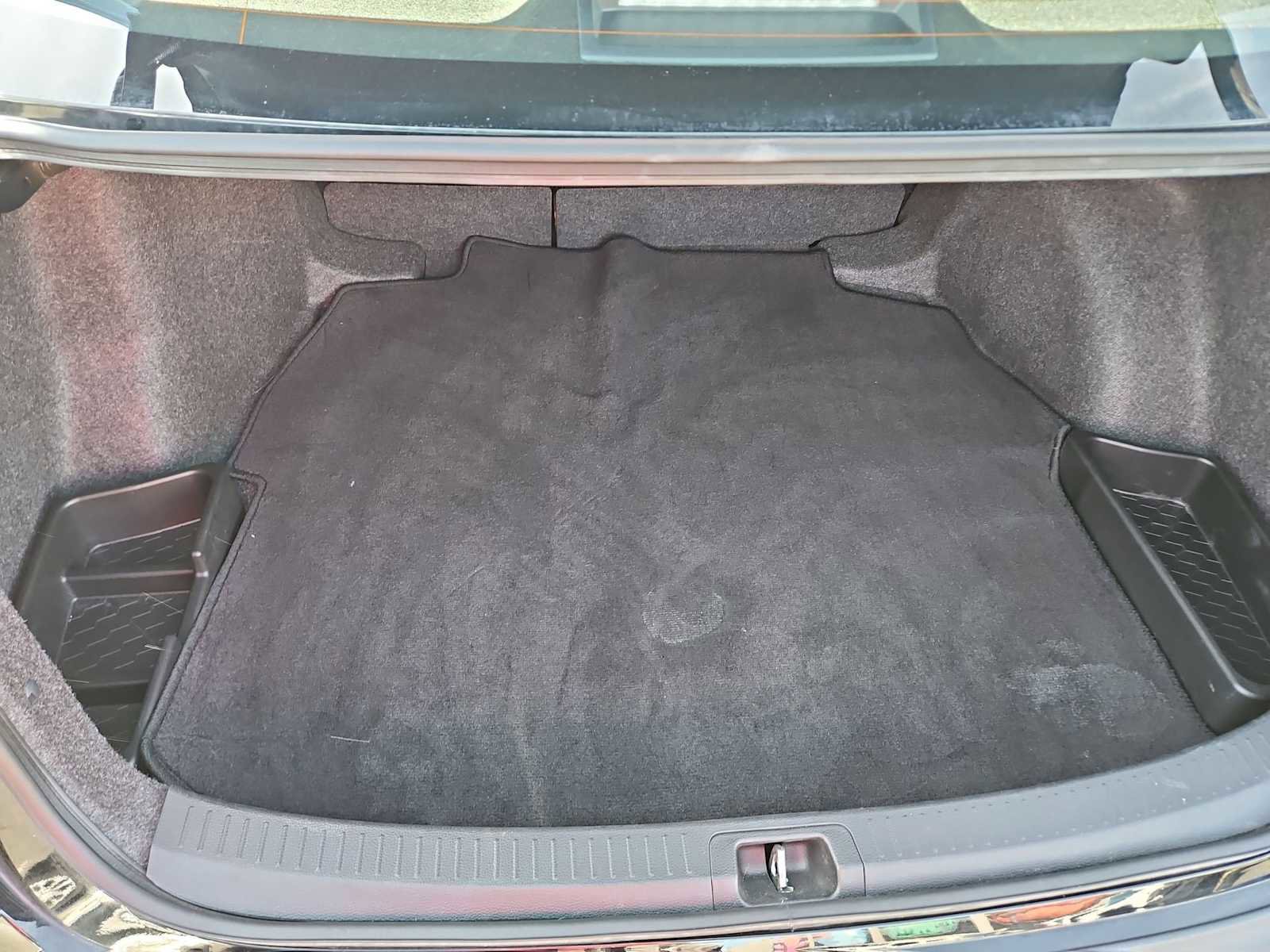 Used 2025 Toyota Corolla LE image 31