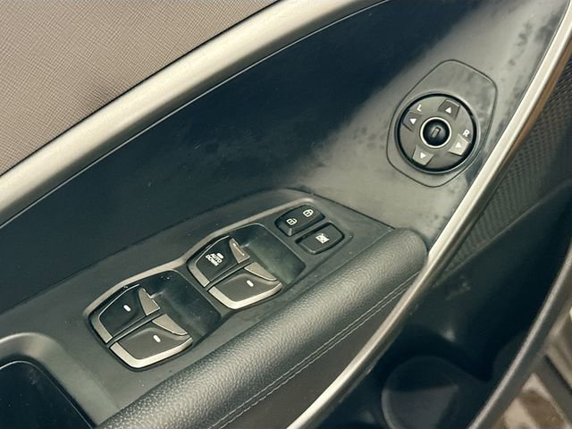 Used 2018 Hyundai Santa Fe Sport image 18