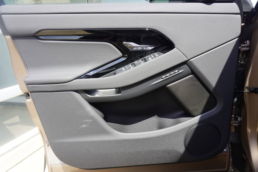 New 2026 Land Rover Range Rover Evoque S image 17