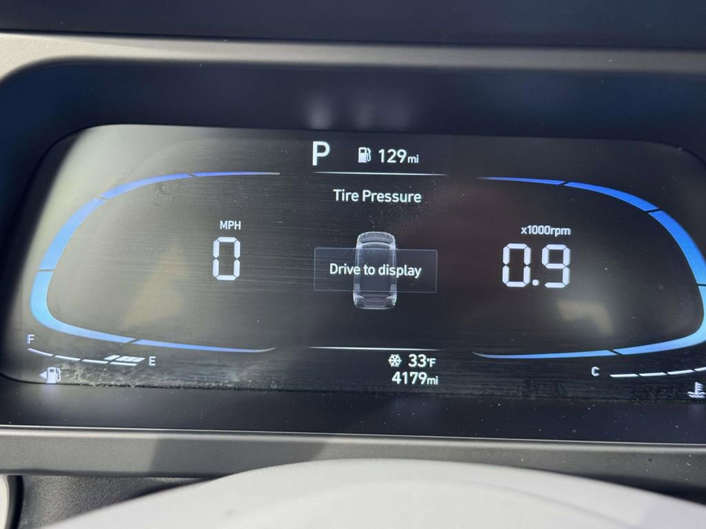 Certified 2025 Hyundai Elantra Sport image 23