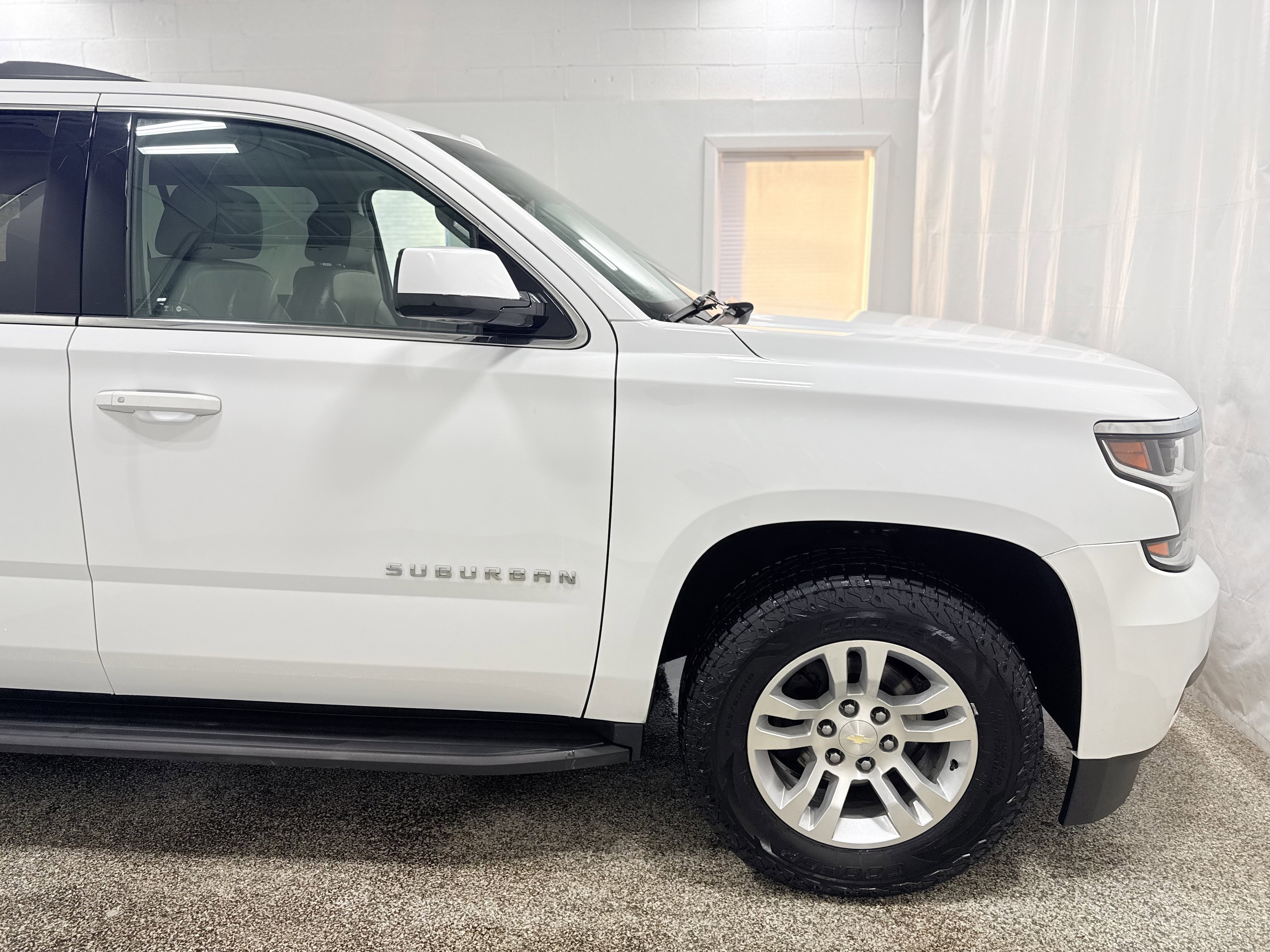 Used 2018 Chevrolet Suburban LT image 8