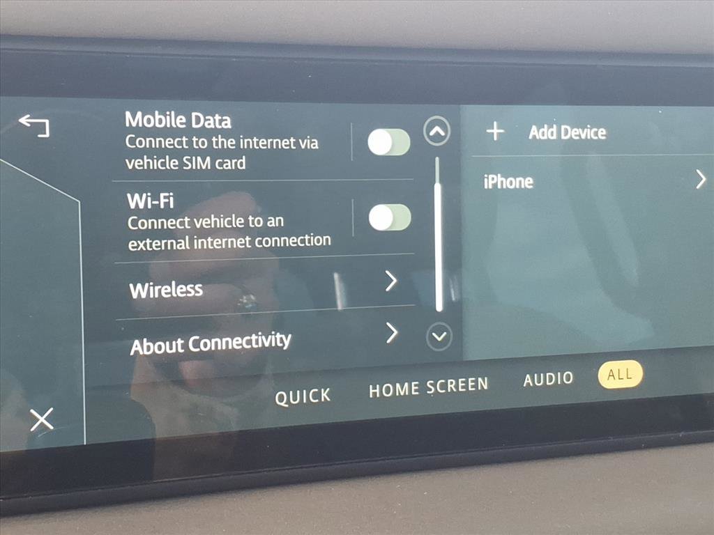 Used 2020 Land Rover Defender 110 First Edition image 13