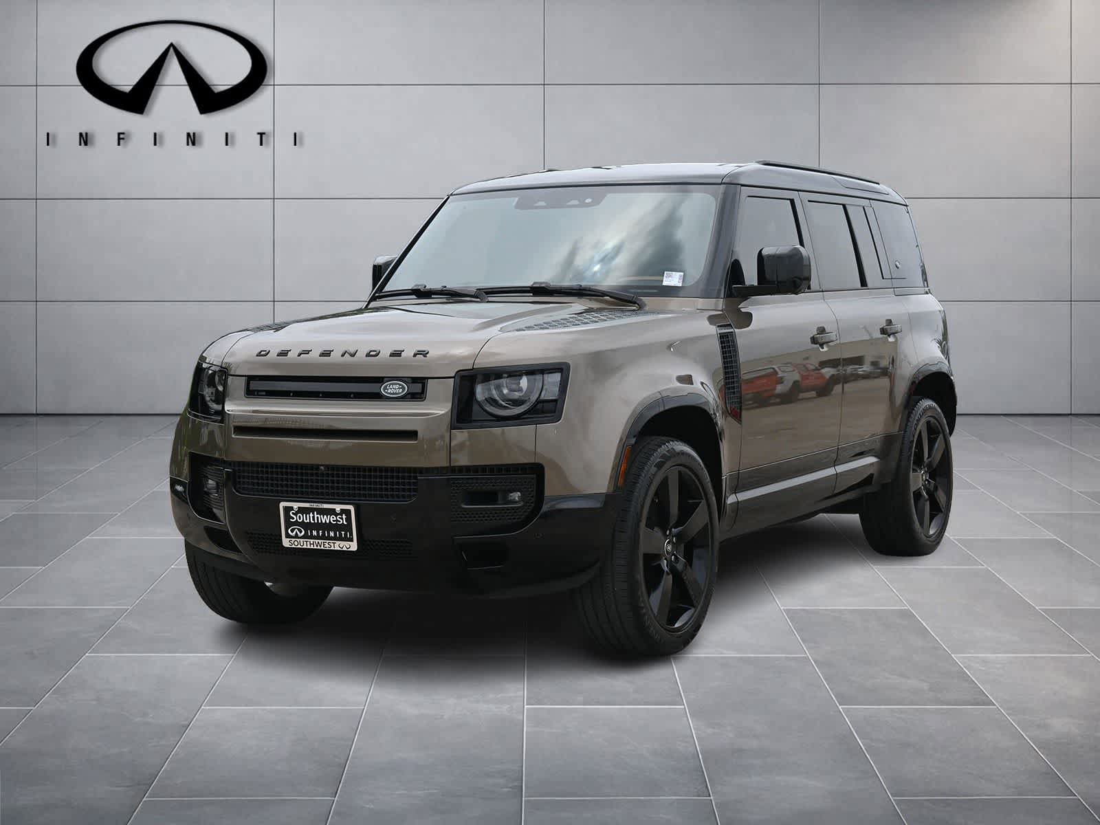 Used 2024 Land Rover Defender 110 X-Dynamic SE AWD/4WD image 1