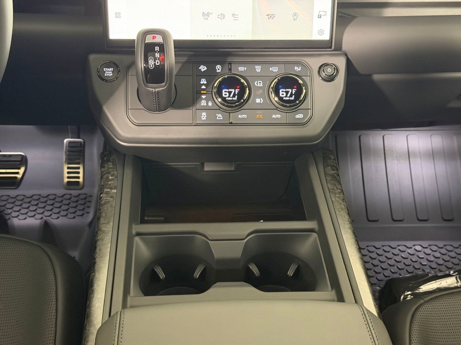New 2026 Land Rover Defender 110 OCTA AWD/4WD image 25