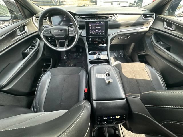 Used 2023 Jeep Grand Cherokee L Laredo AWD/4WD image 30