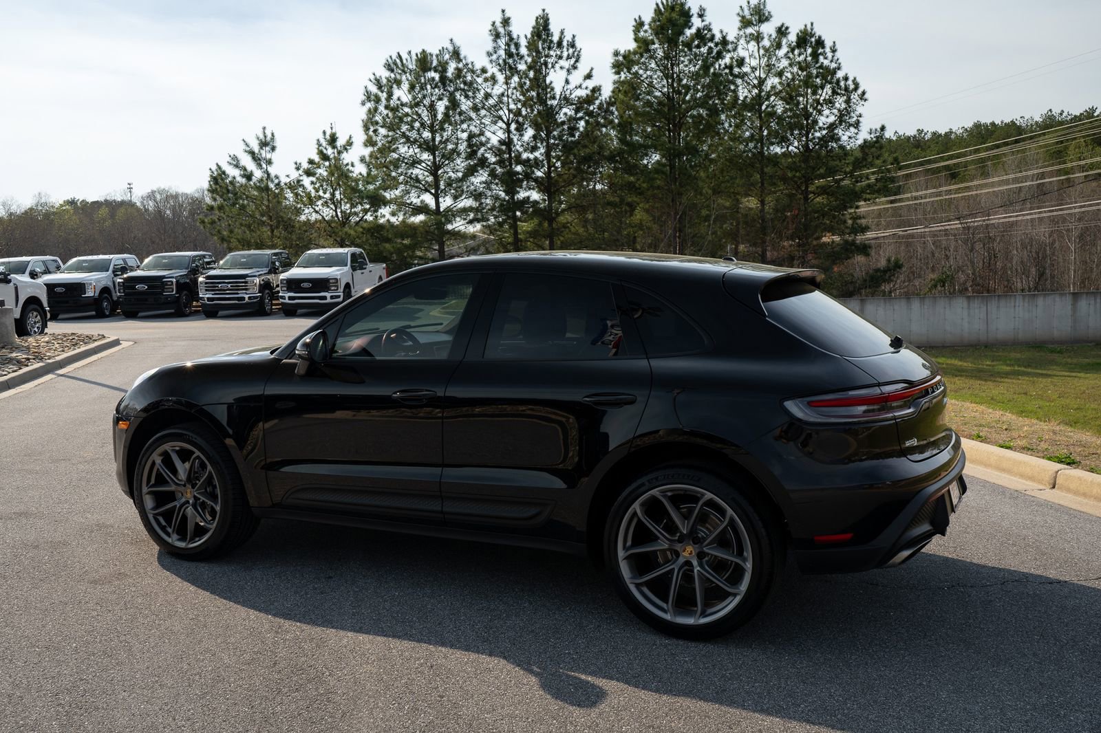Used 2022 Porsche Macan Base w/ Premium Package Plus image 7