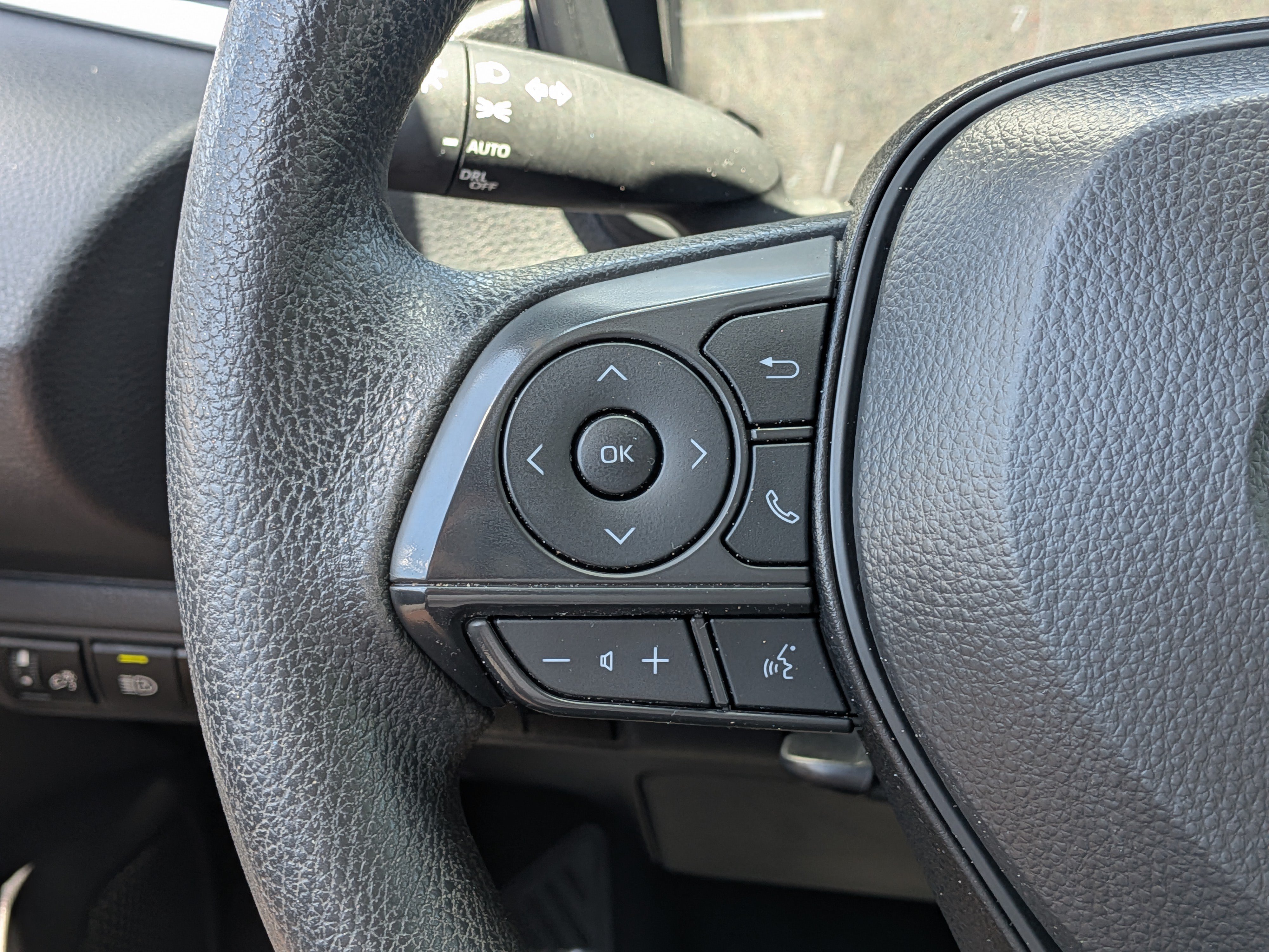 Used 2025 Toyota Corolla LE FWD image 23