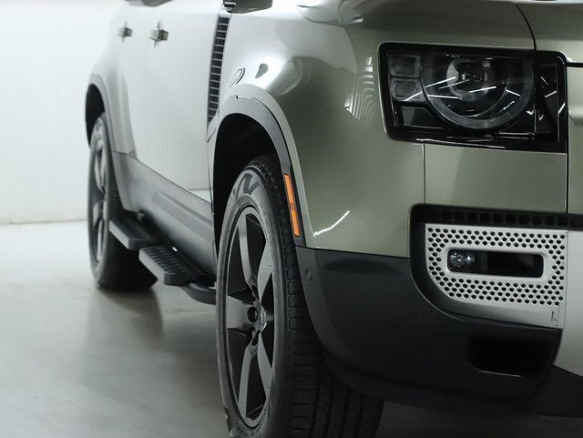 Certified 2022 Land Rover Defender 110 SE AWD/4WD image 8