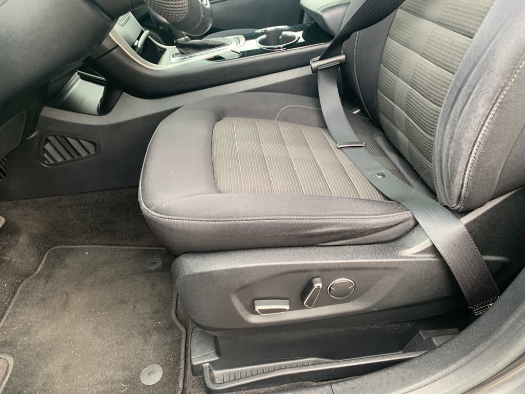 Used 2018 Ford Edge SEL FWD image 23