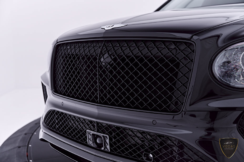 Used 2024 Bentley Bentayga AWD/4WD image 18