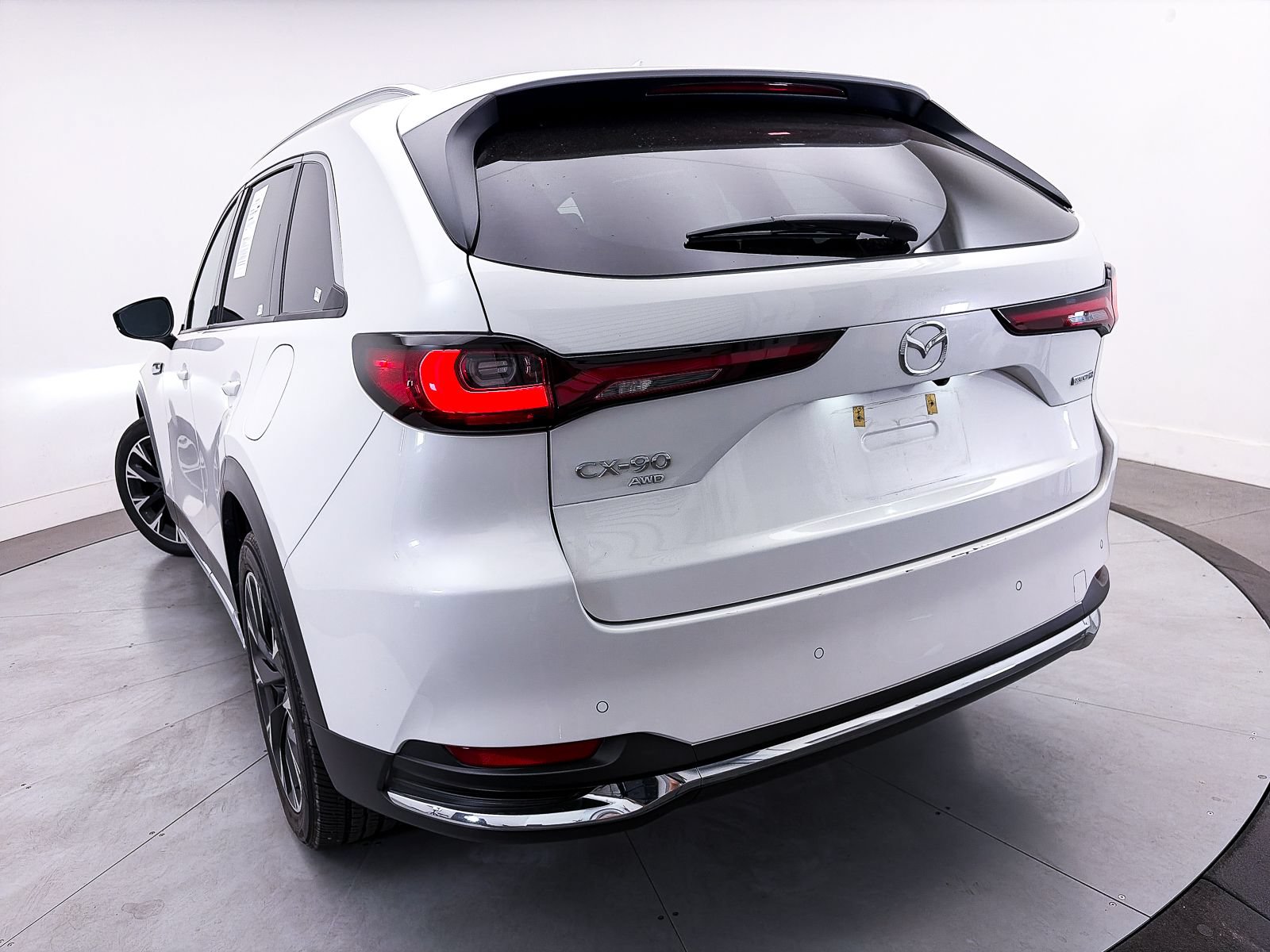 Used 2024 MAZDA CX-90 Plug-In Hybrid w/ Premium Pkg AWD/4WD image 4