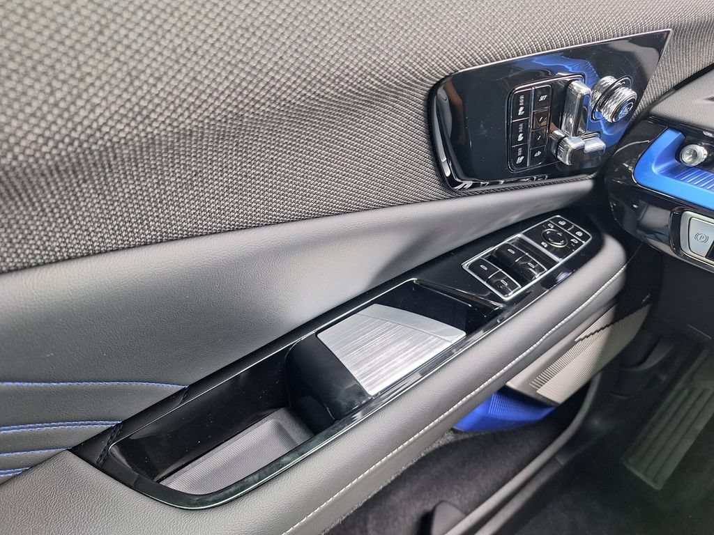 New 2026 Cadillac Optiq V AWD/4WD image 17