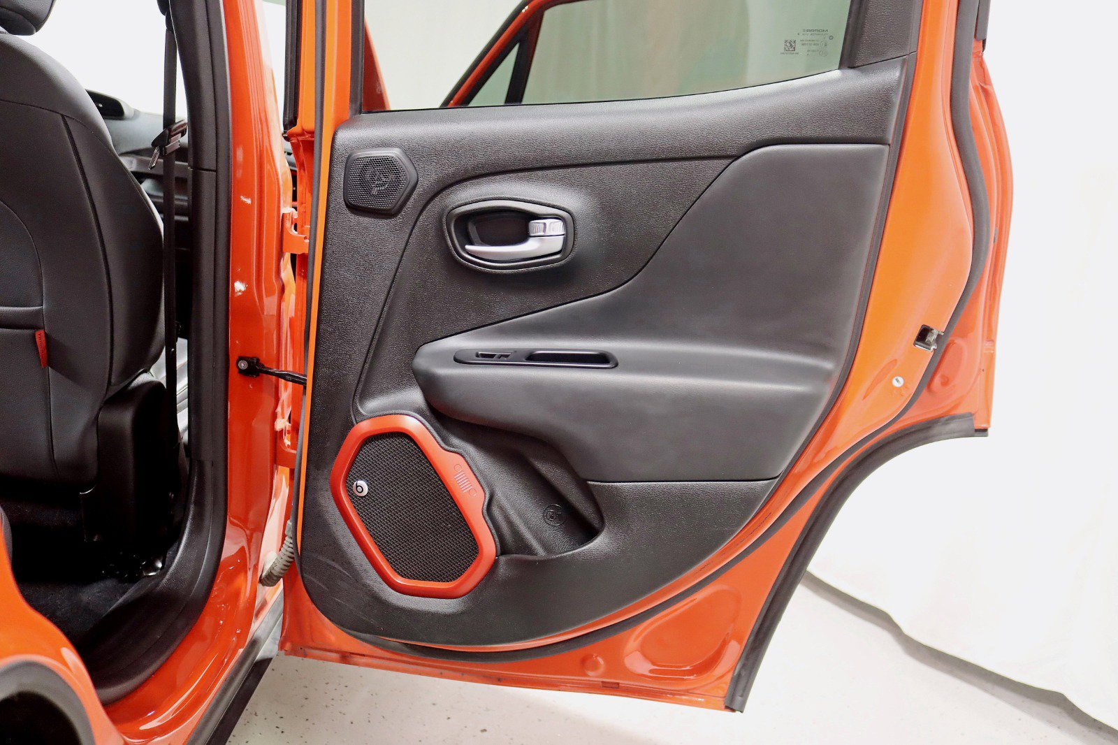 Used 2019 Jeep Renegade Trailhawk AWD/4WD image 36