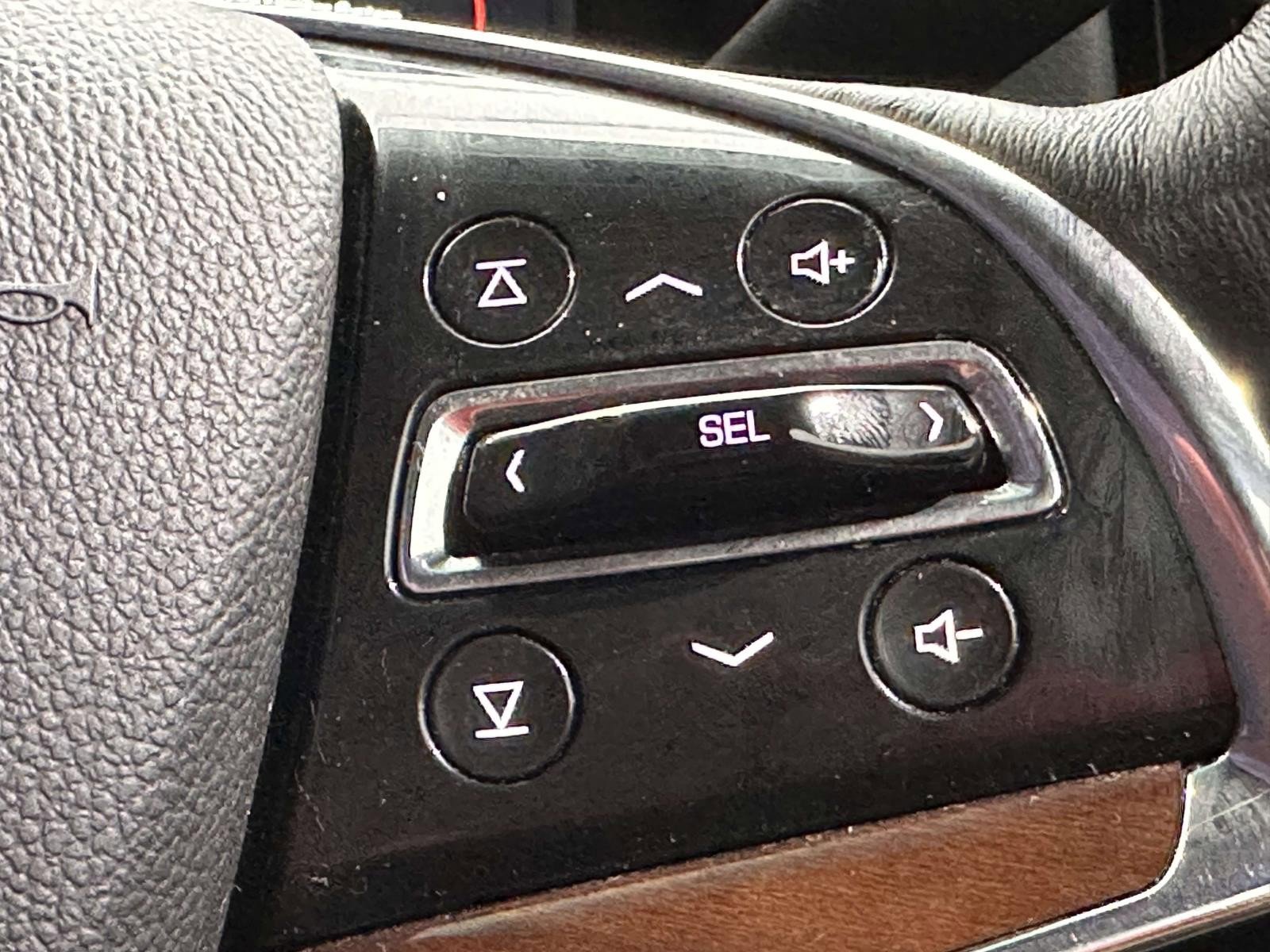 Used 2019 Cadillac Escalade ESV Luxury image 25