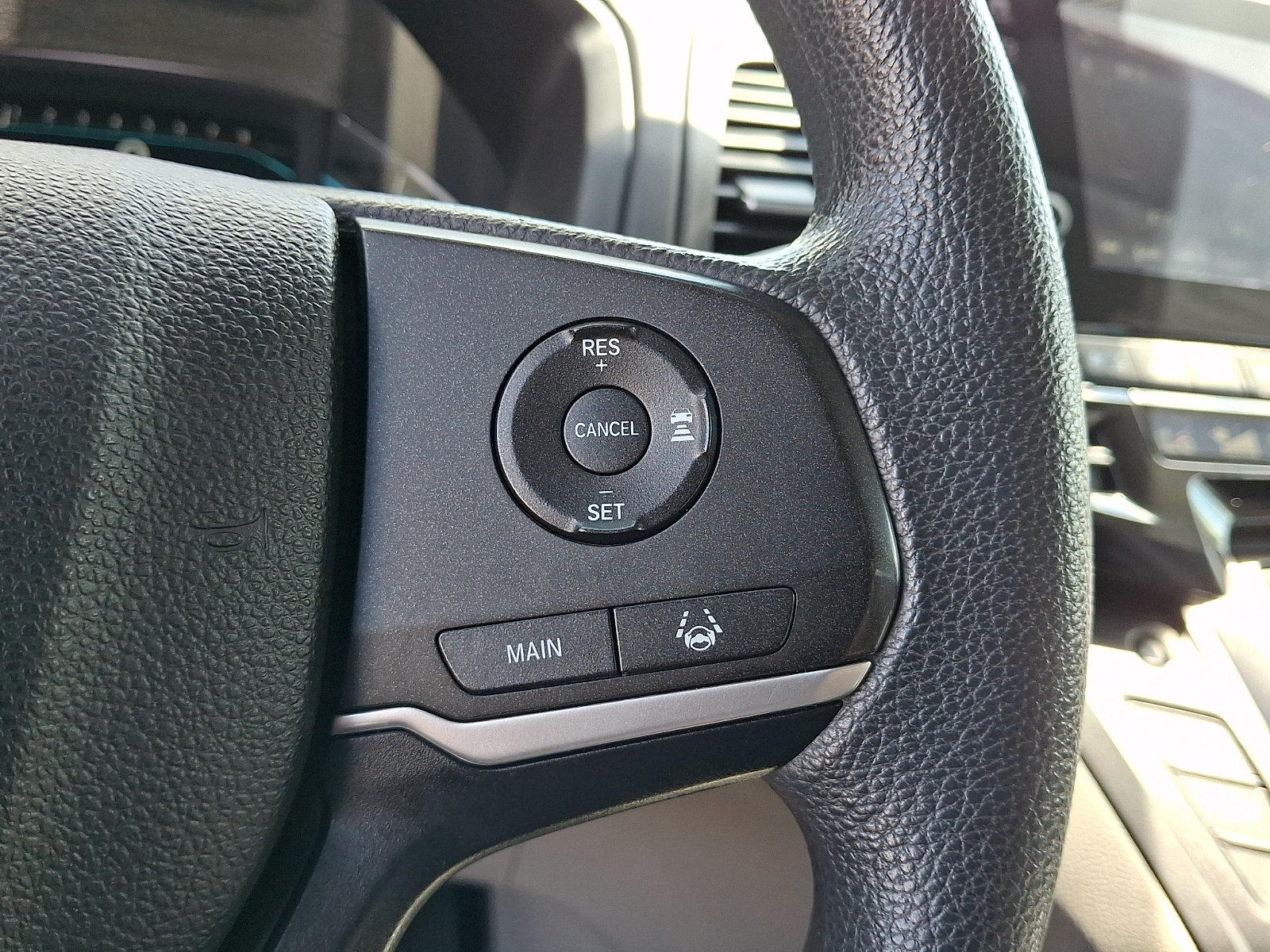 Used 2018 Honda Odyssey EX image 21