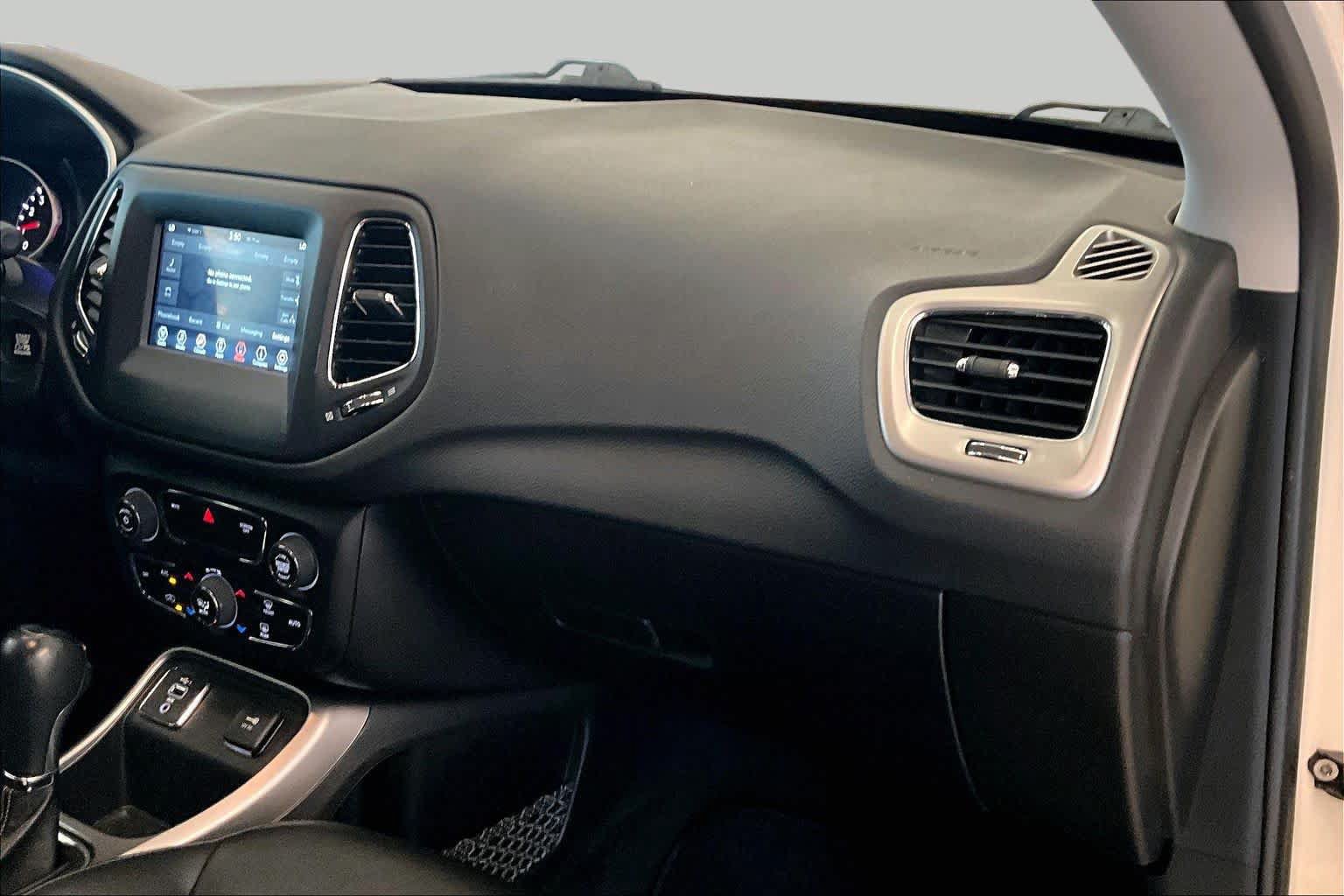 Used 2020 Jeep Compass Latitude FWD image 15