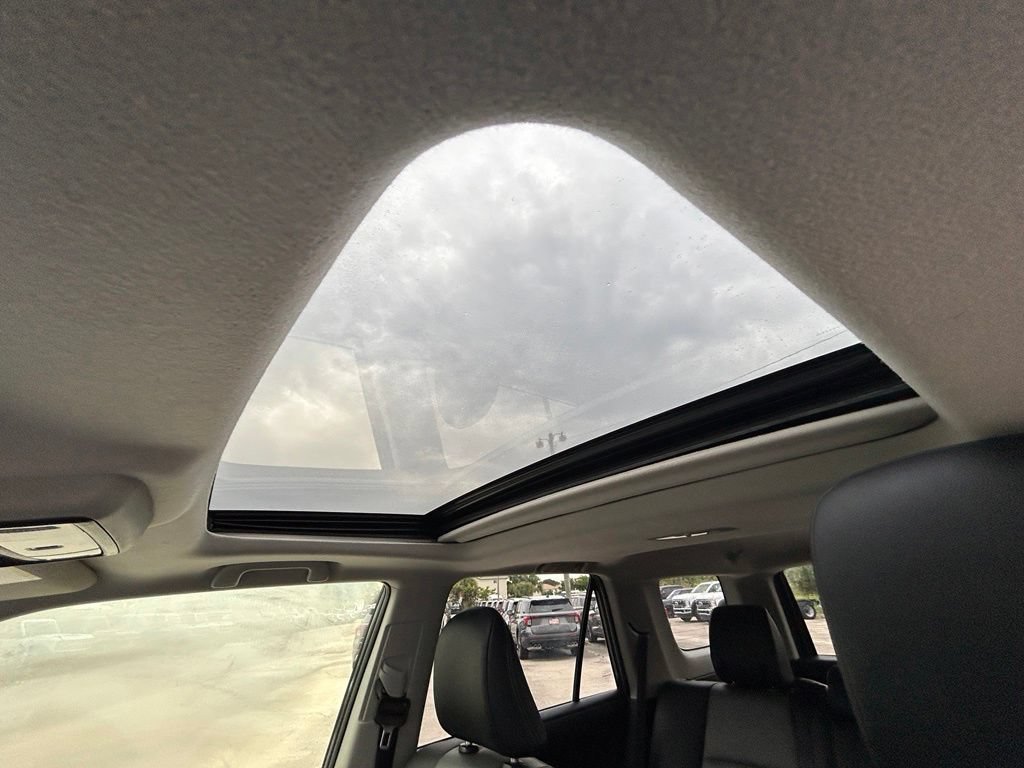 Used 2021 Toyota 4Runner SR5 Premium w/ Moonroof Package AWD/4WD image 11