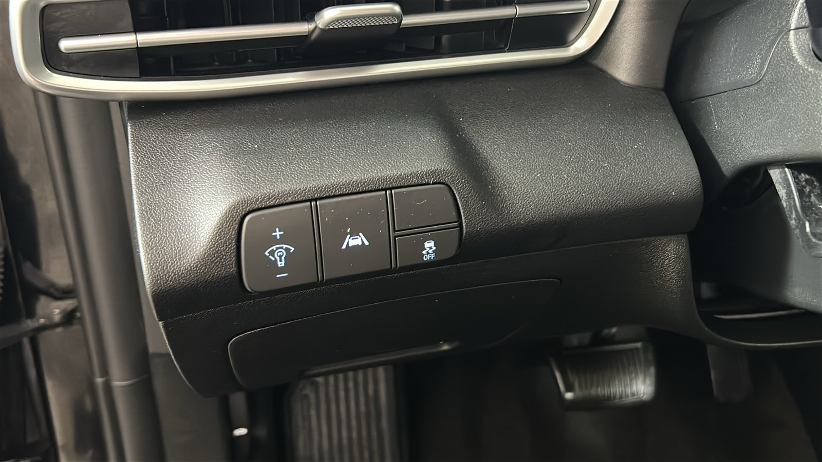 Used 2022 Hyundai Elantra SEL FWD image 23