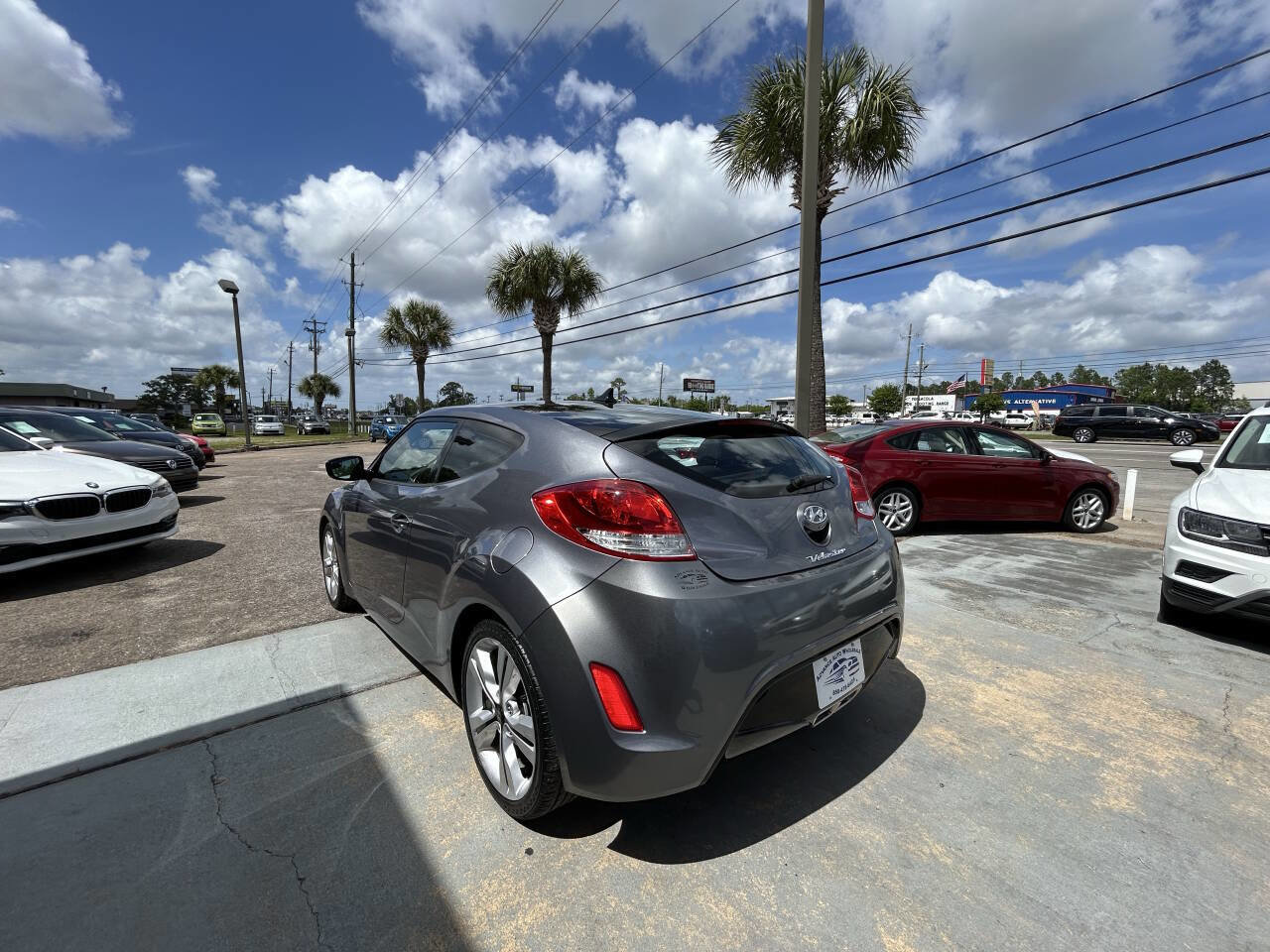 Used 2017 Hyundai Veloster Value Edition FWD image 7