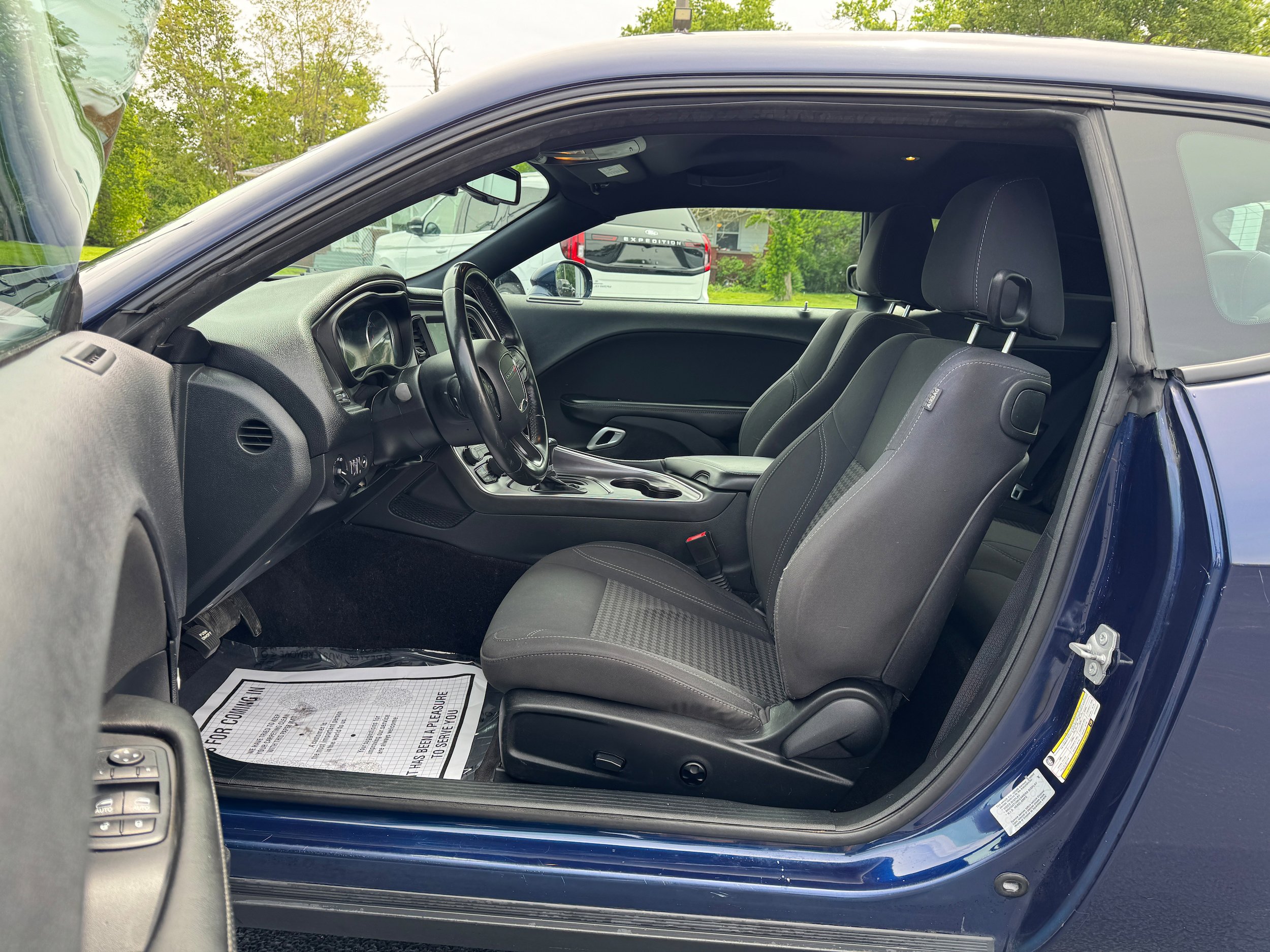 Used 2016 Dodge Challenger SXT w/ Driver Convenience Group RWD image 10