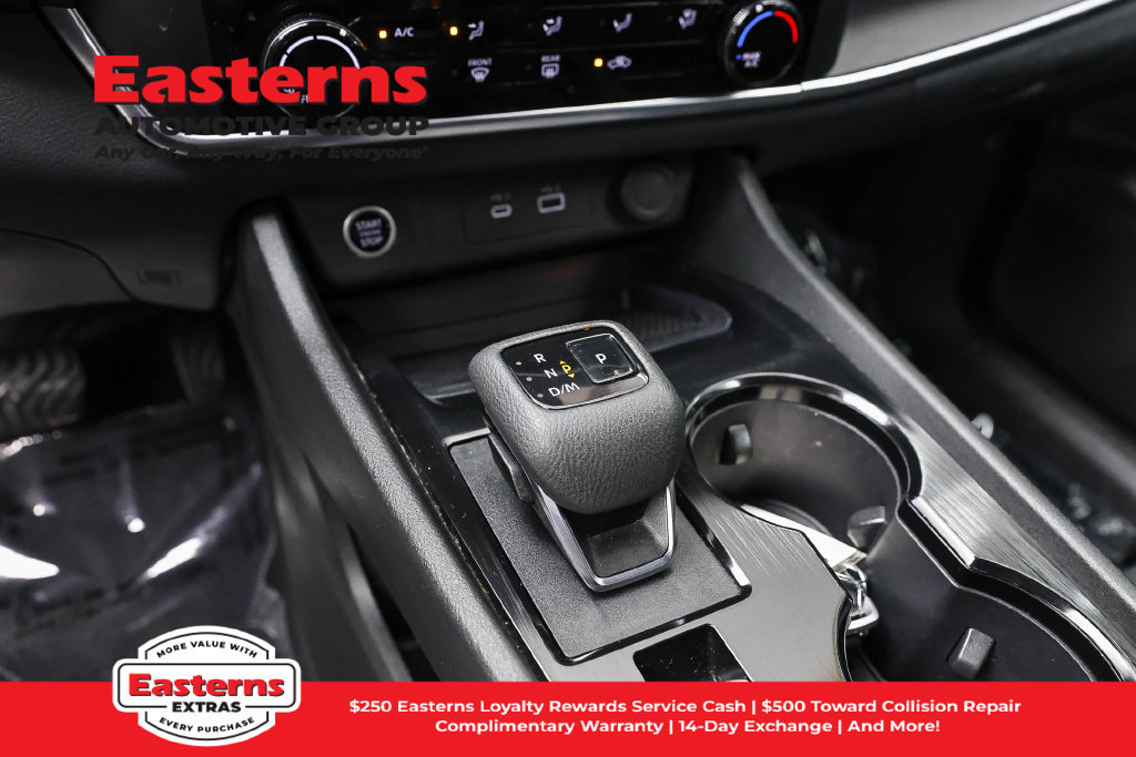 Used 2023 Nissan Rogue S AWD/4WD image 14