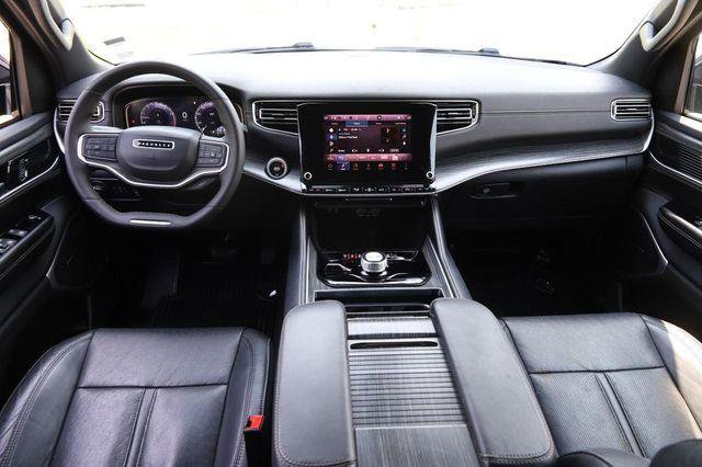 Used 2024 Jeep Wagoneer Series II w/ Flexible Seating Group AWD/4WD image 25