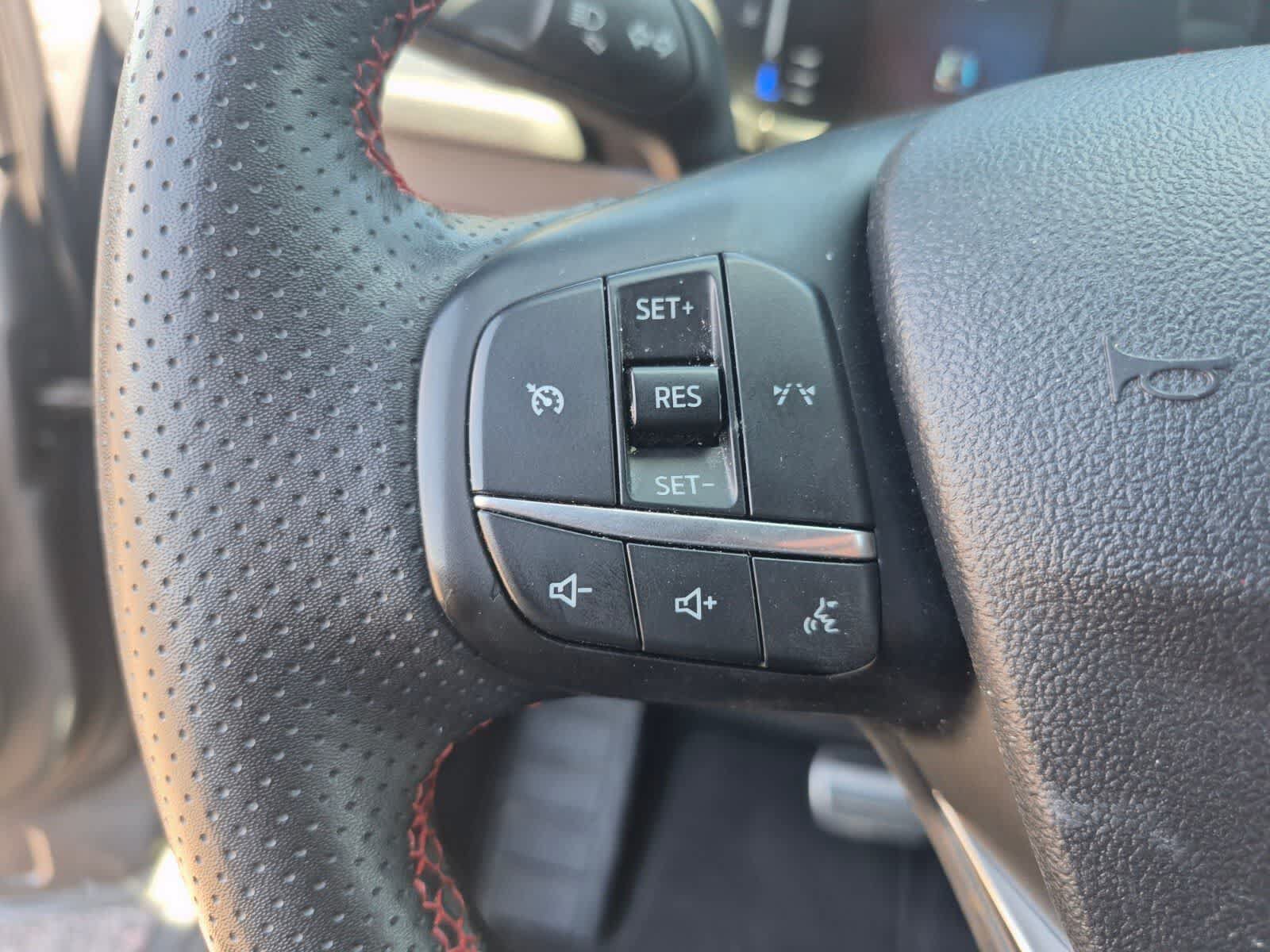 Used 2024 Ford Escape ST-Line AWD/4WD image 11