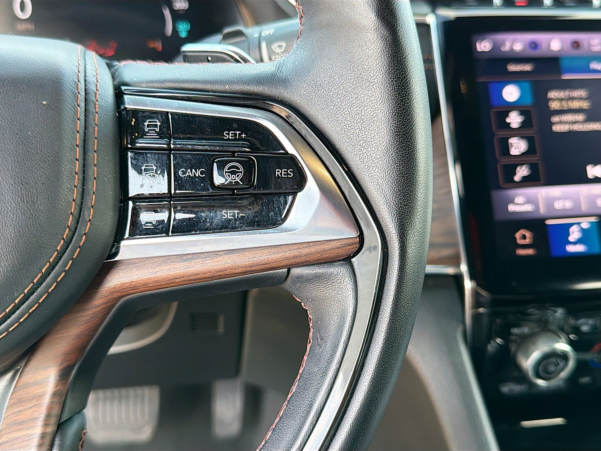 Used 2024 Jeep Grand Cherokee Summit w/ Advanced Protech Group IV image 38