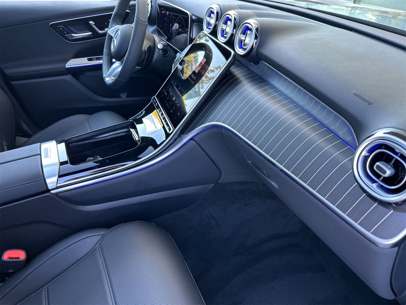 New 2025 Mercedes-Benz GLC 300 4MATIC image 16