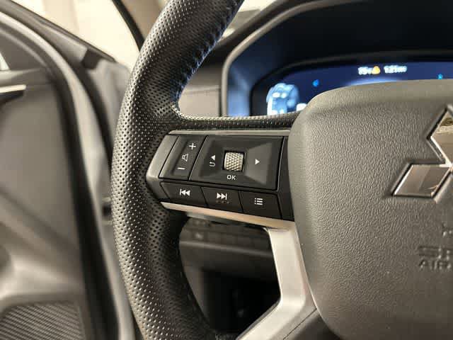 Used 2024 Mitsubishi Outlander SEL image 9