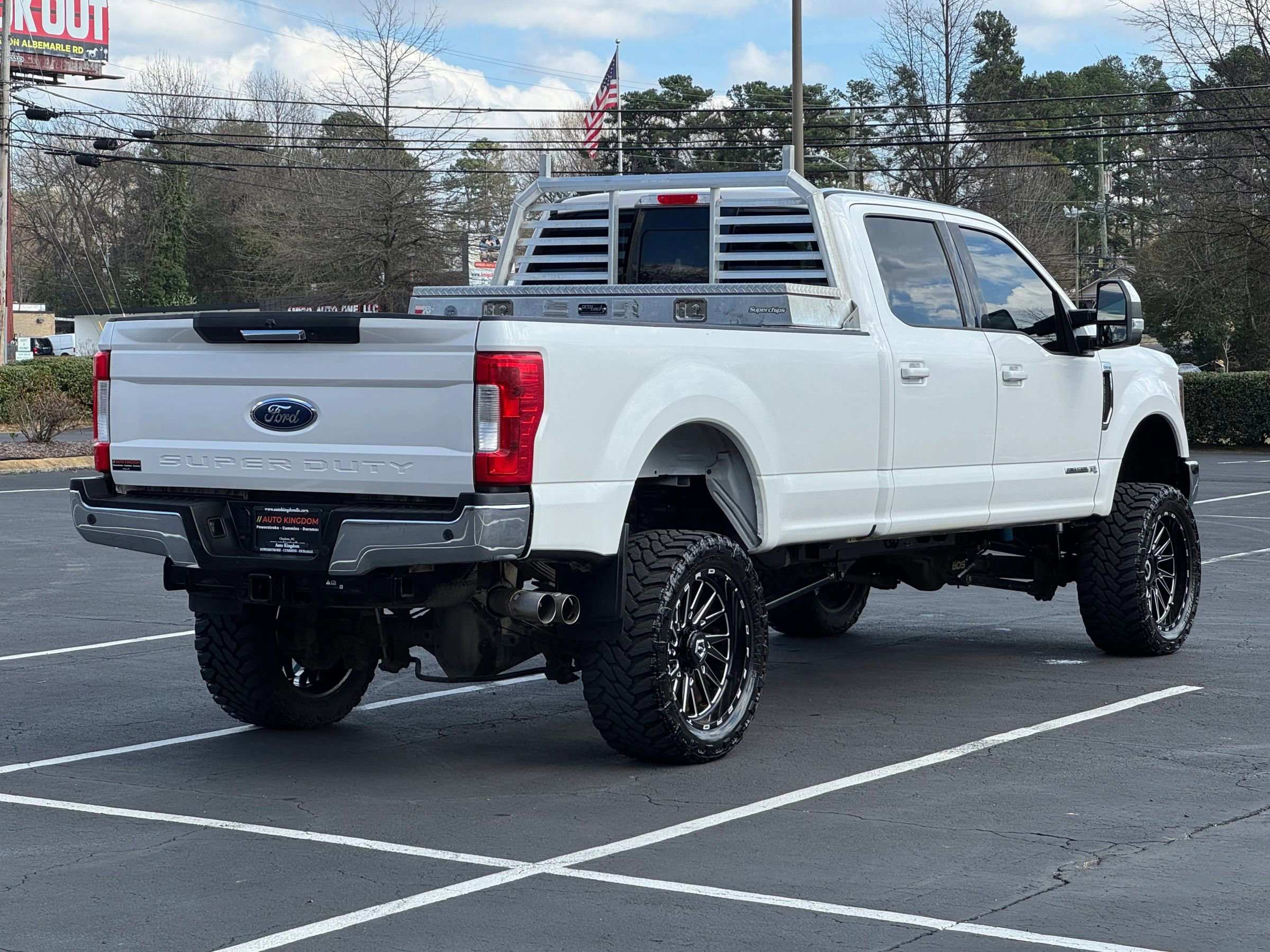 Used 2018 Ford F350 Lariat w/ Camper Package image 6